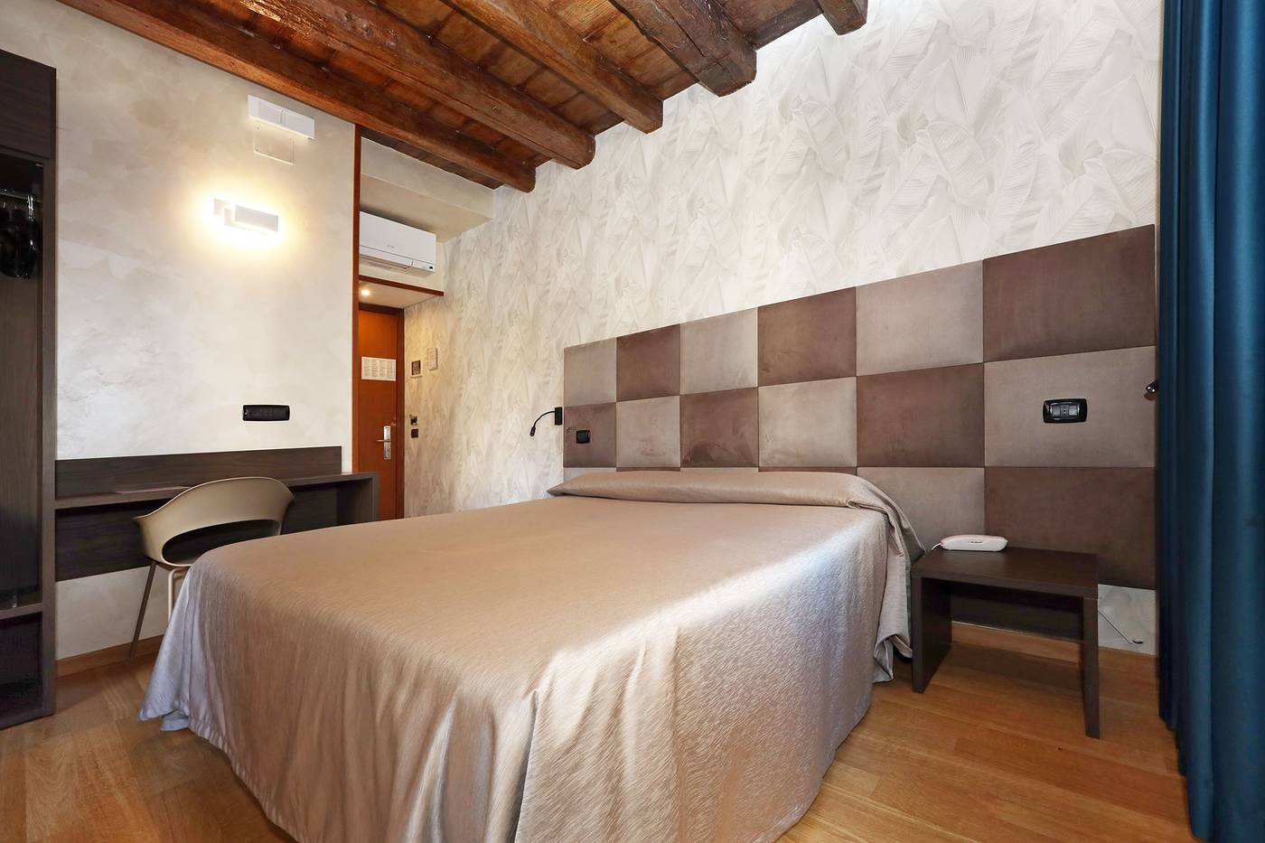 Rimini-Hotel-Room-22