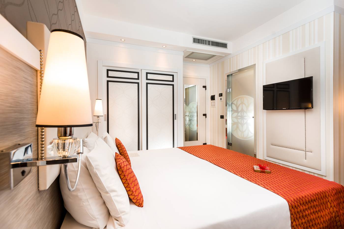 Ikonik-Parlament-Room-14