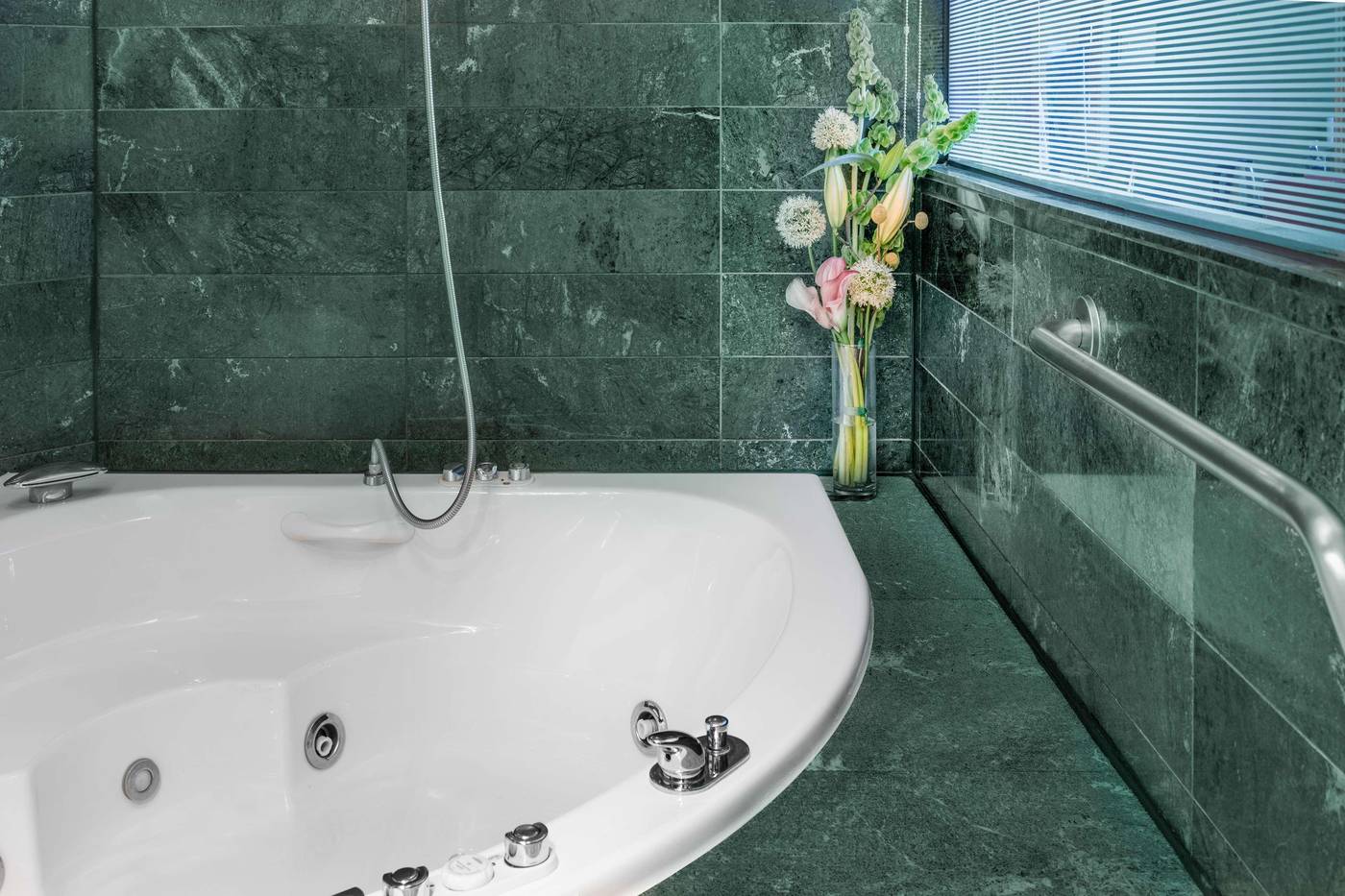 NH-Collection-Madrid-Paseo-del-Prado-Room-44