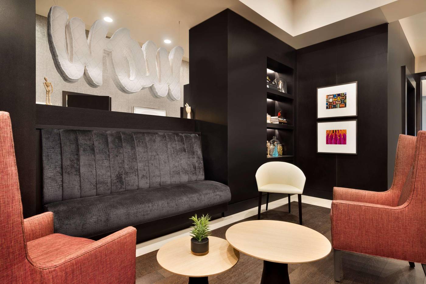 Embassy-Suites-by-Hilton-New-York-Manhattan-Times-Sq-Lobby-19