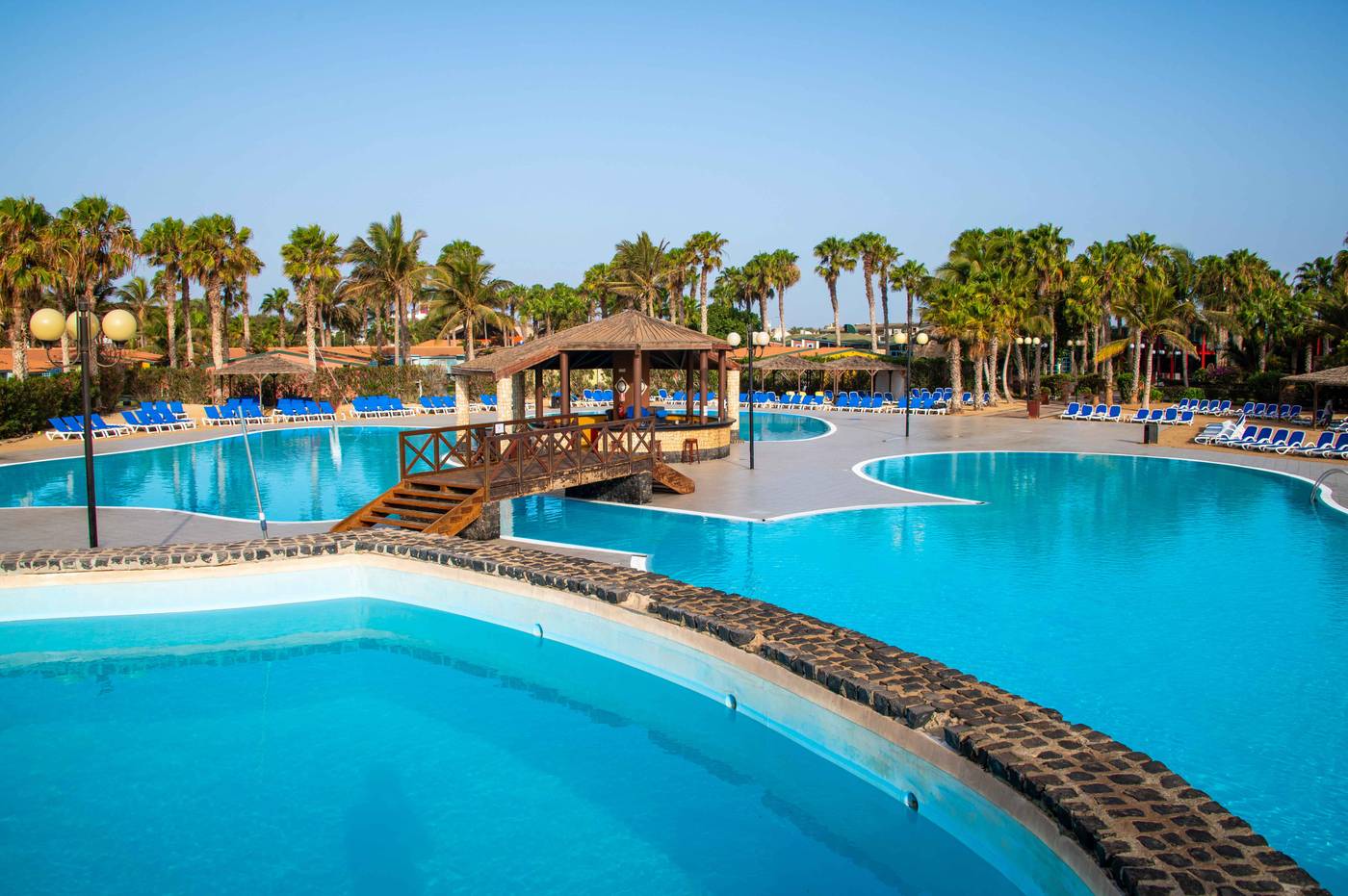 Vila-Do-Farol-Pool-1