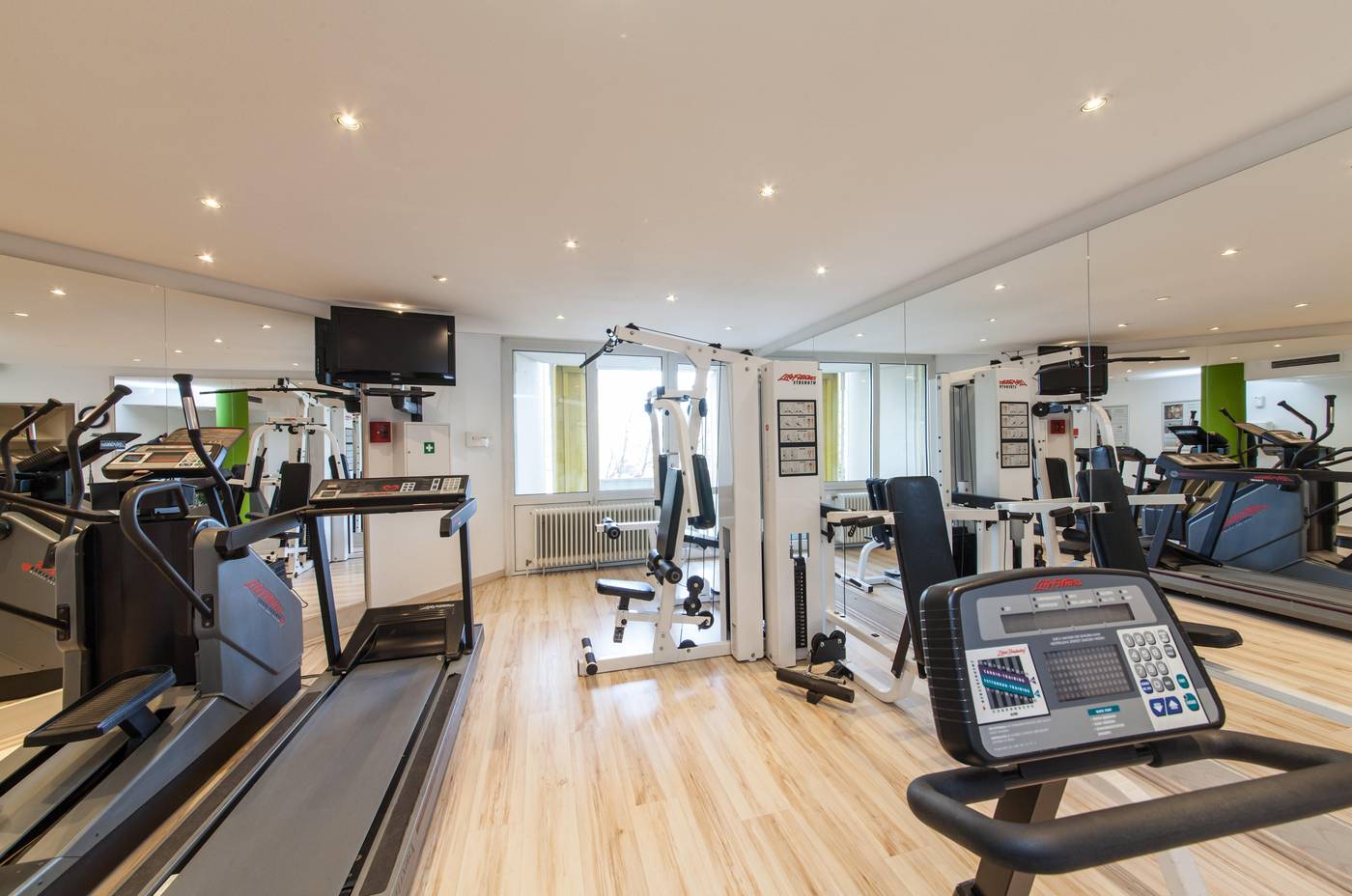 Holiday-Inn-Munich-South-Sports-and-Entertainment-59