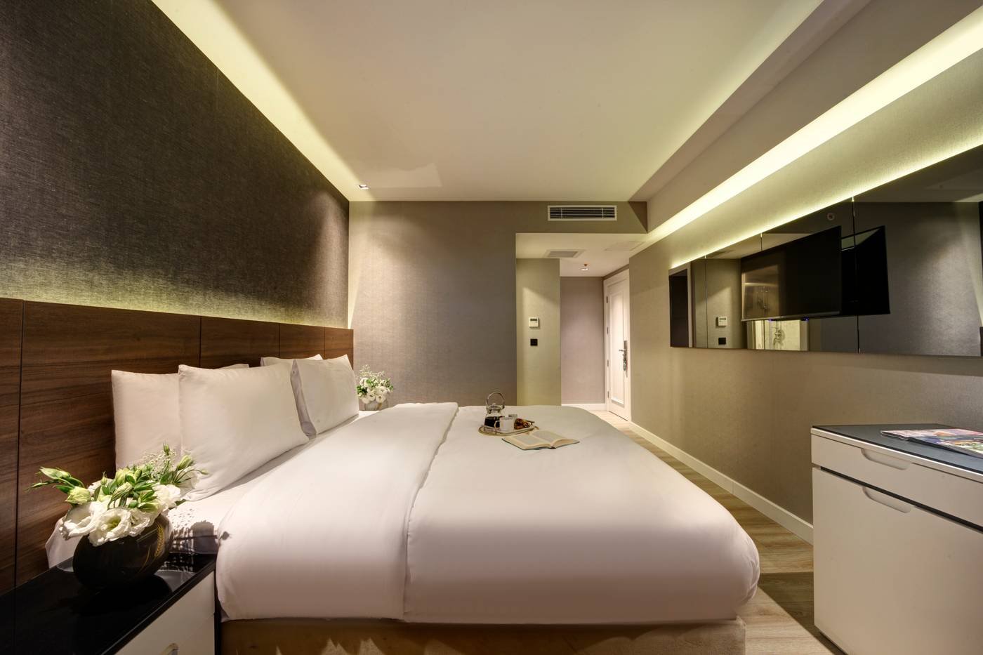 Dora-Pera-Hotel-Room-14