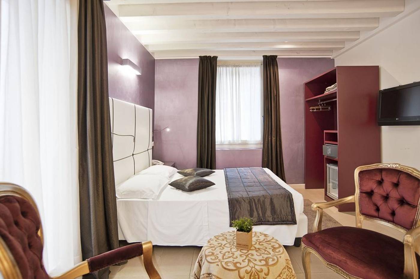 Al-Canal-Regio-Room-10