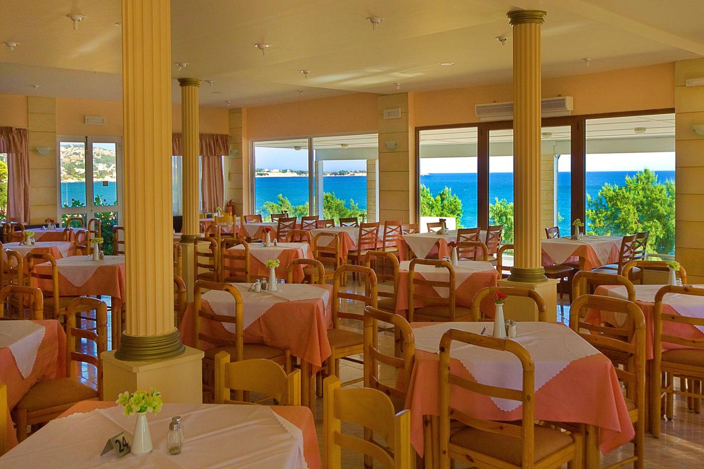 Ilyssion-Hotel-Restaurant-26