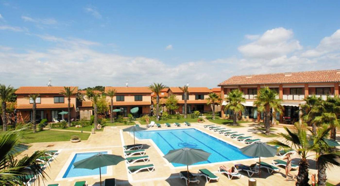 Clipper-and-Villas-Pool-1