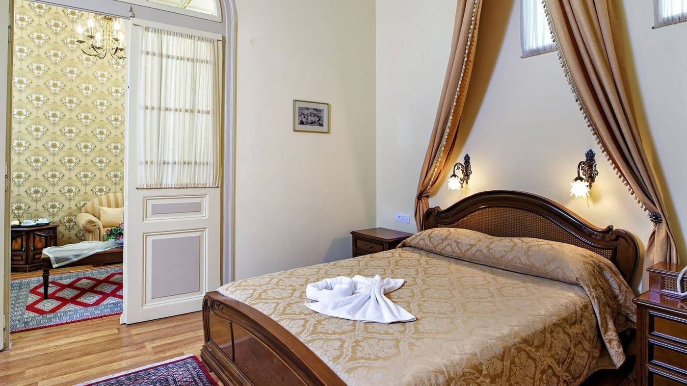 Halepa-Room-21