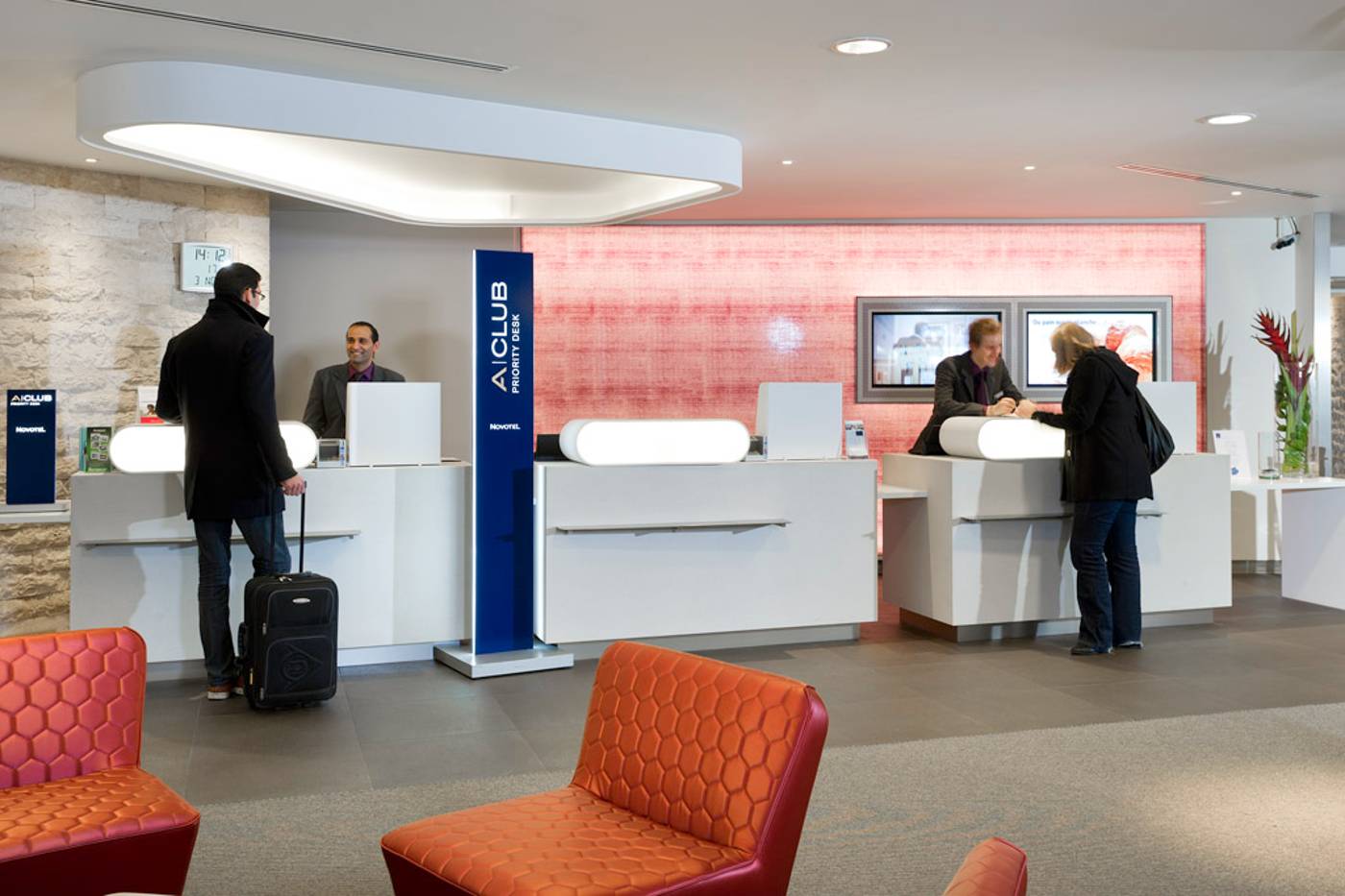 Novotel-Brussels-City-Centre-Lobby-3