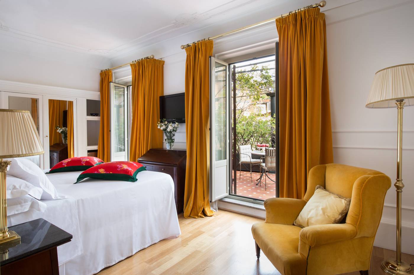 Grand-Hotel-Plaza-Room-5