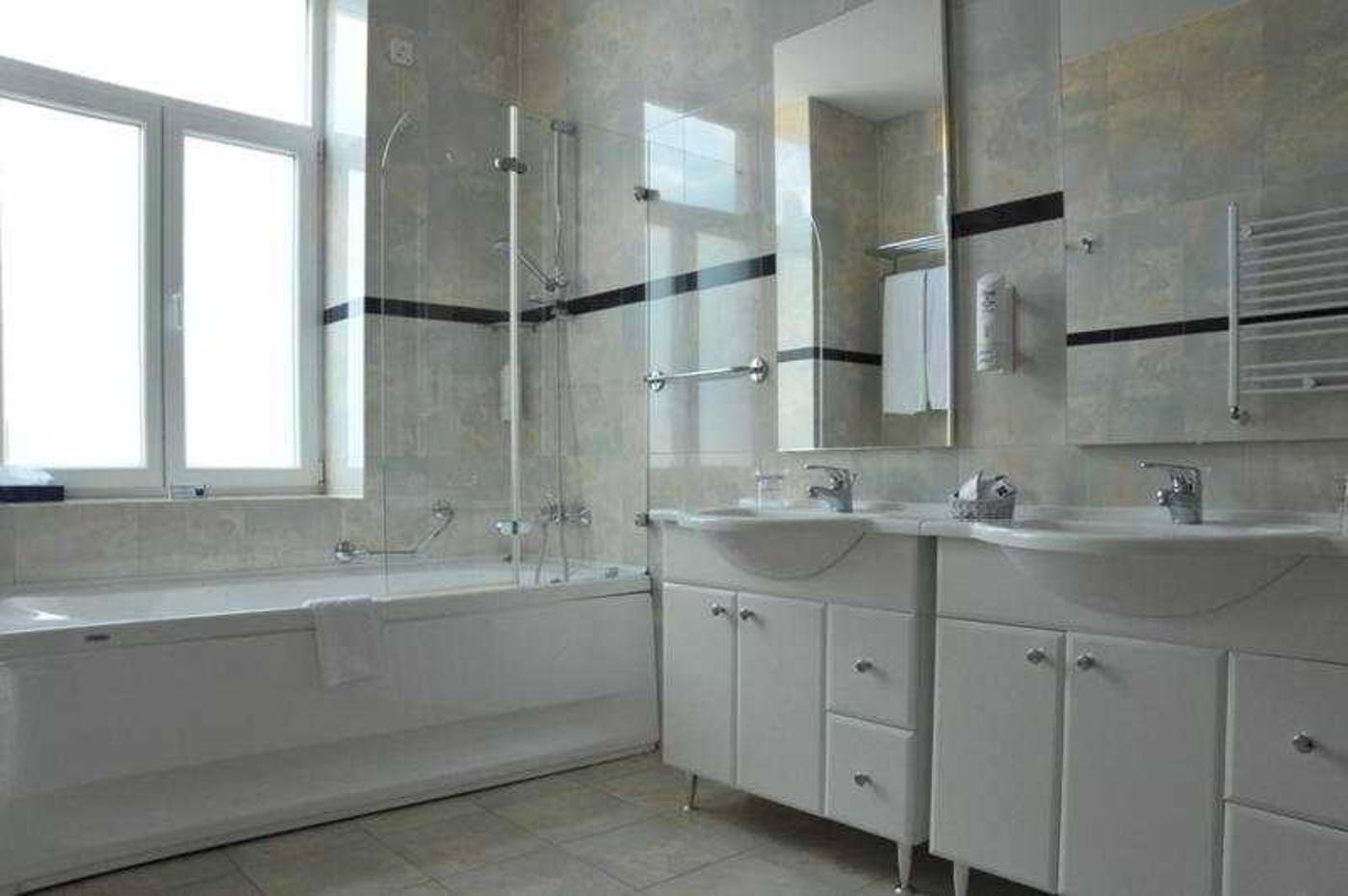 Hotel-Kvarner-Palace-Room-12