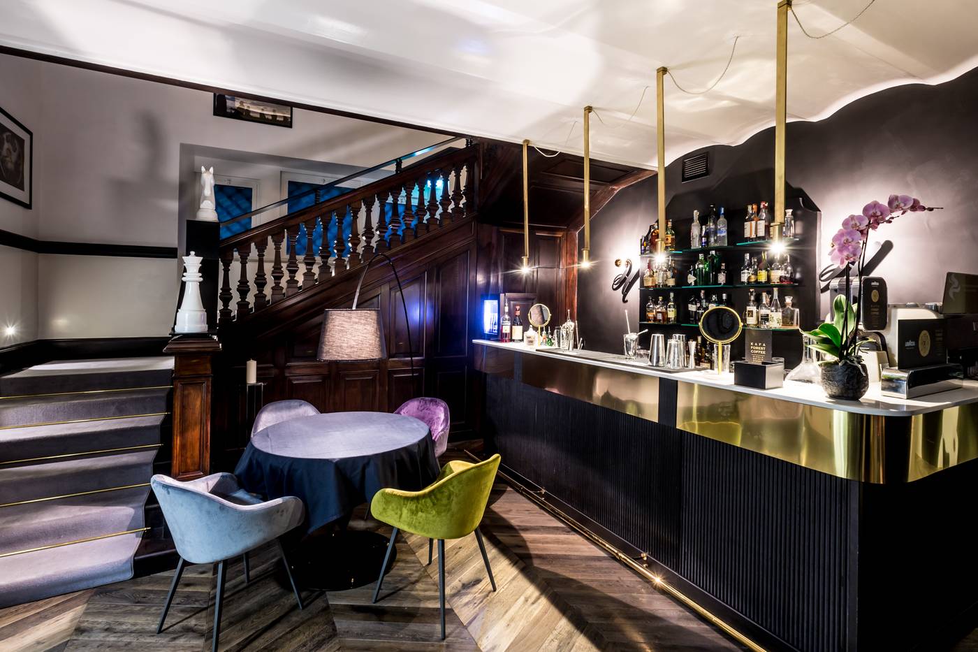 The-H-All-Tailor-Suite-Roma-Bar-7