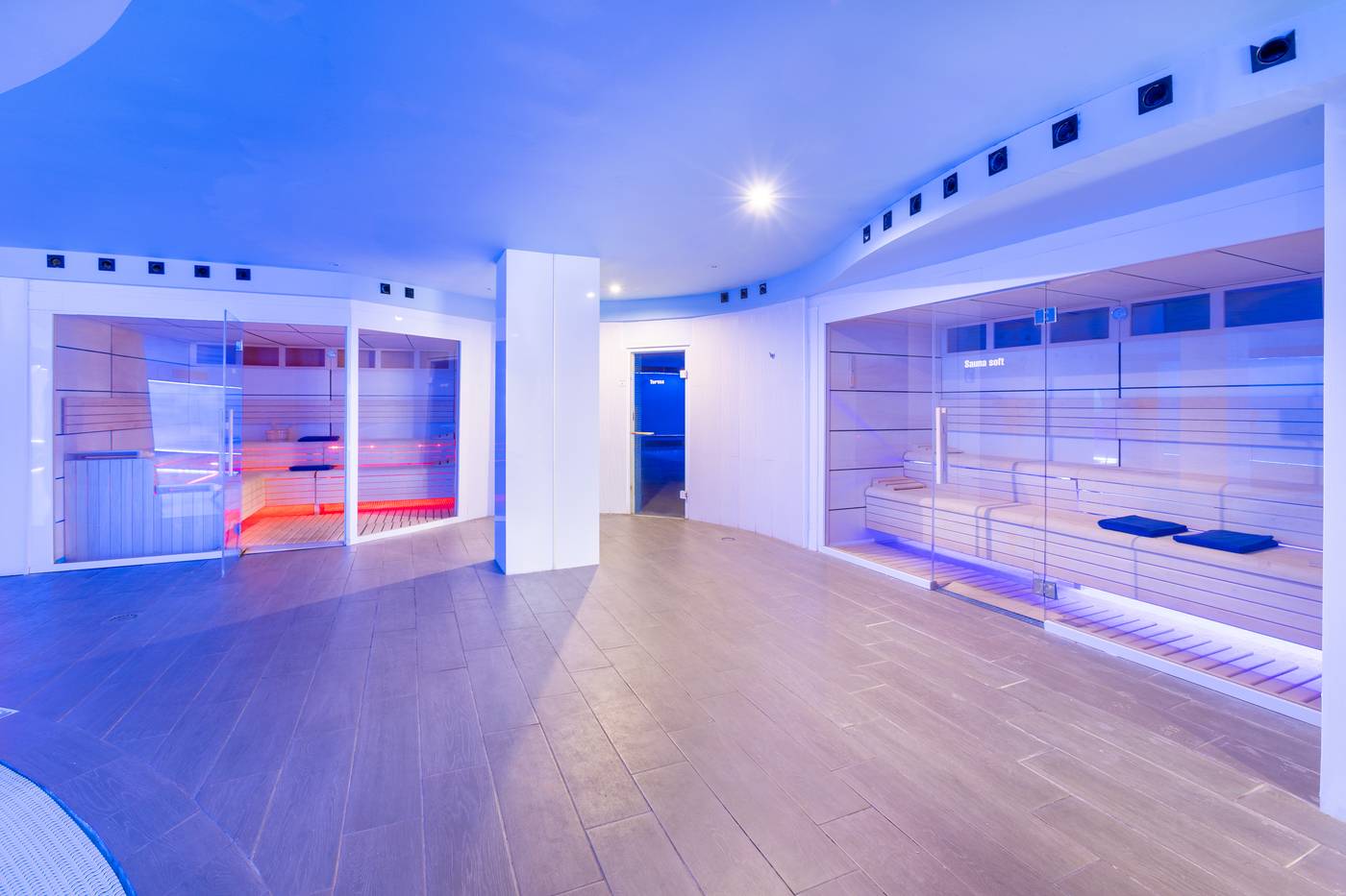 Alexandre-Hotel-La-Siesta-Sports-and-Entertainment-48