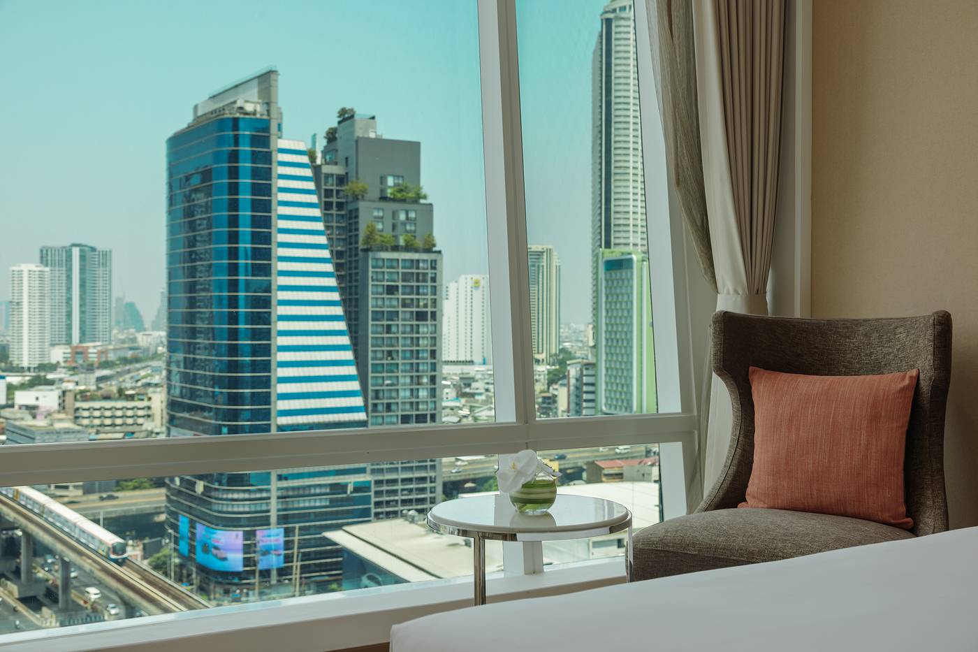 Eastin-Grand-Hotel-Sathorn-Bangkok-Room-39