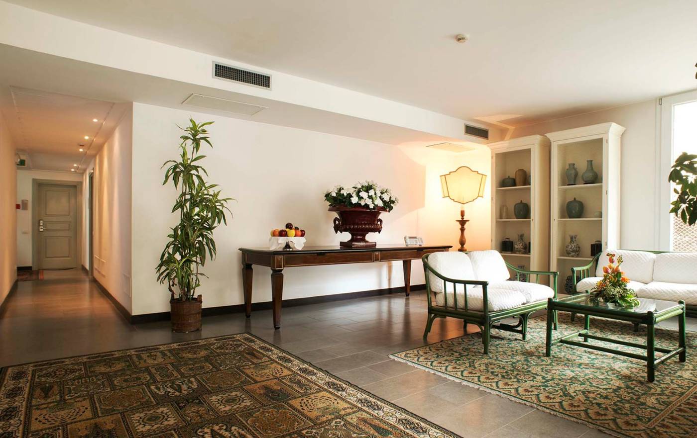 National Hotel-Italy-RIMINI-Lobby-6