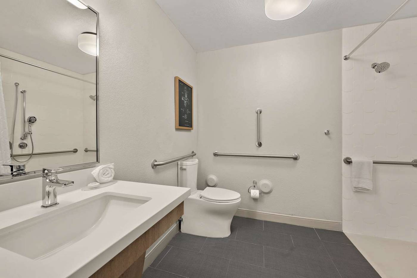 Sonesta-Simply-Suites-Jersey-City-Room-35