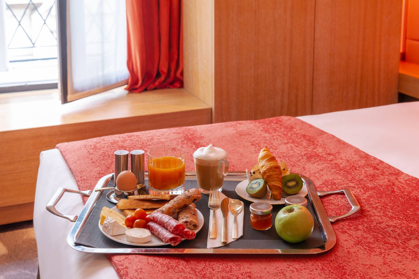 Hotel-Golden-Tulip-Opera-De-Noailles-Restaurant-53