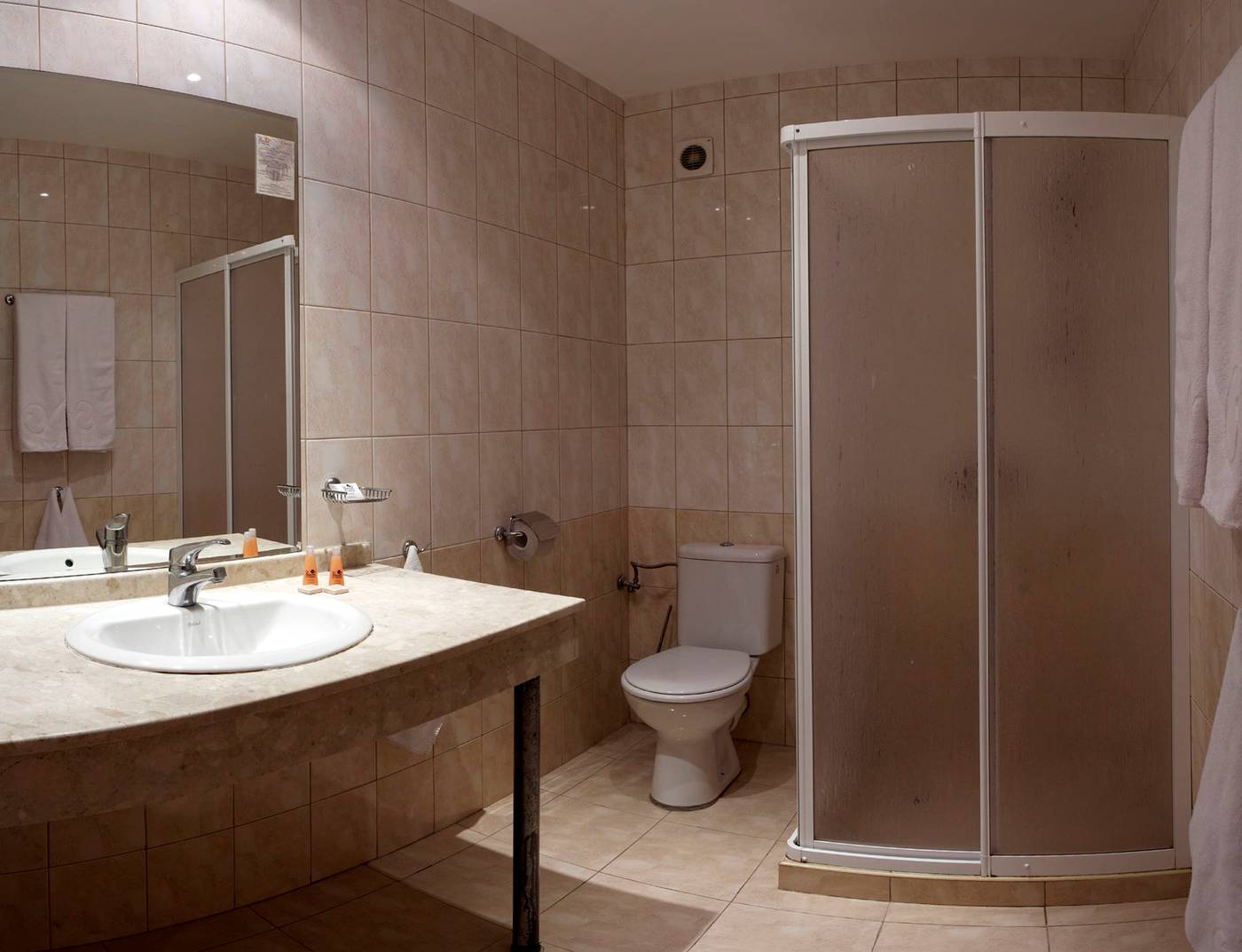 Primasol-Sunlight-Sunrise-Room-28