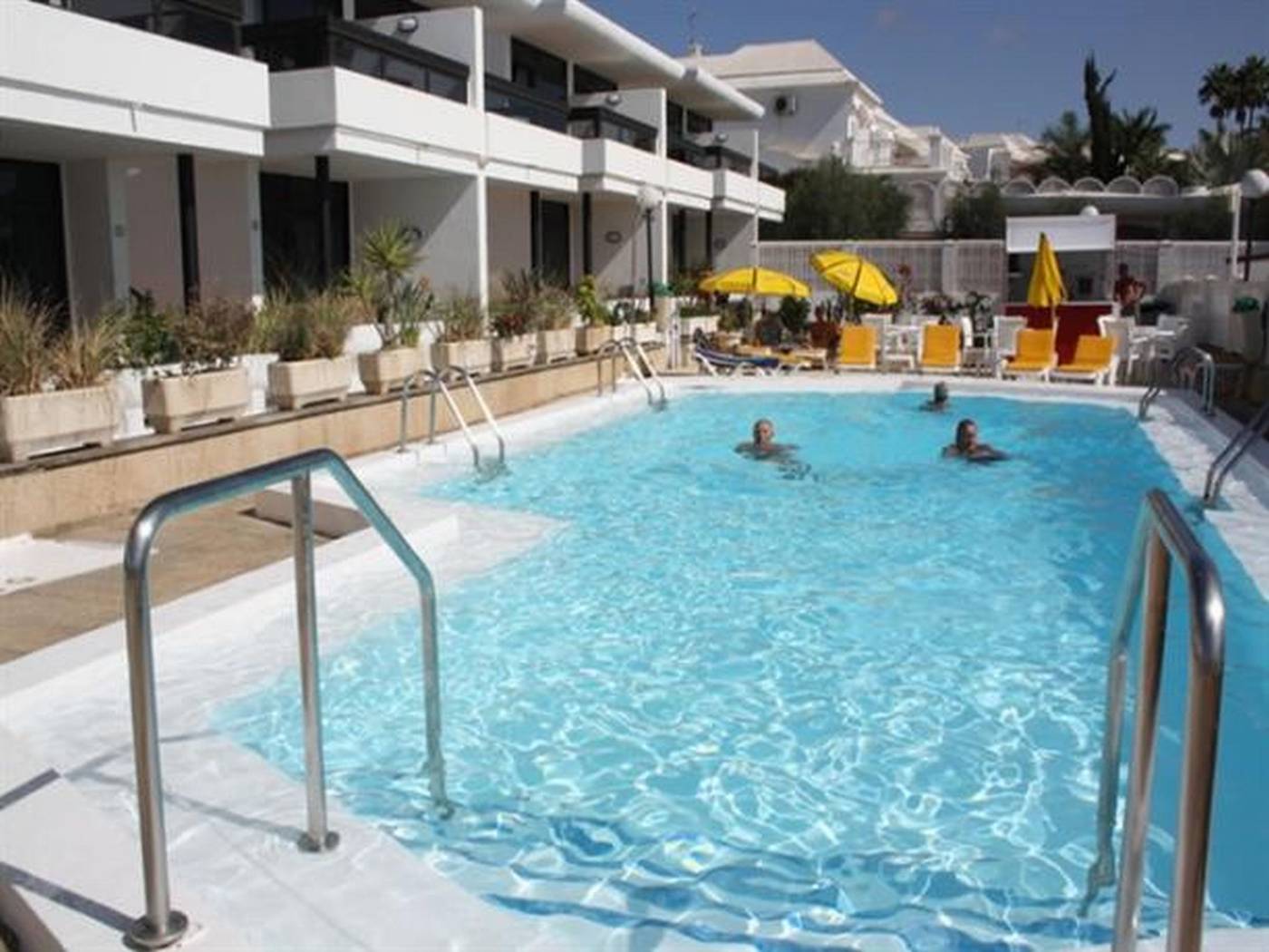 Mozart-Pool-2
