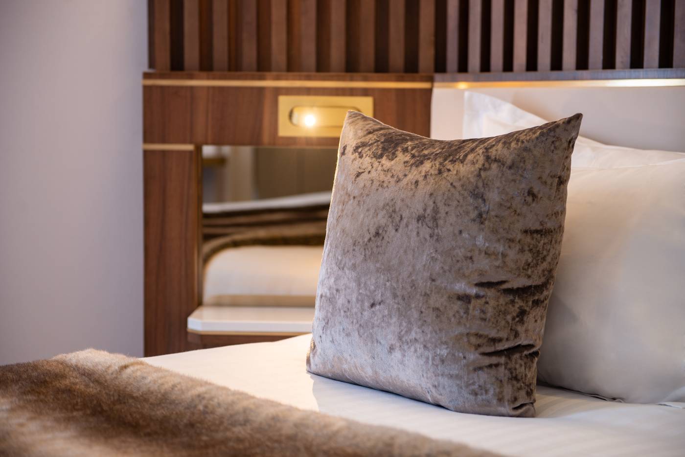 Hotel-Lord-Byron-Room-30