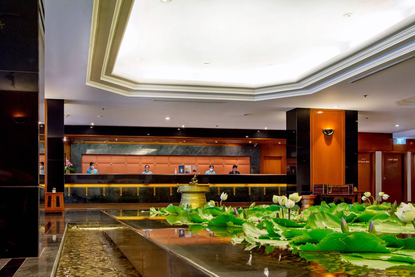Bangkok-Lotus-Sukhumvit-33-By-Compass-Hospitalit-Lobby-17