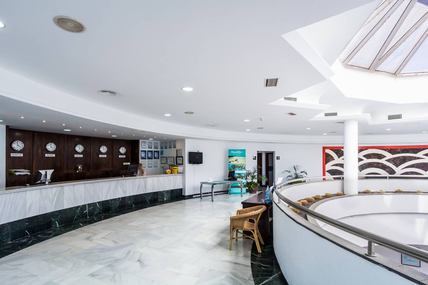 Bluebay-Lanzarote-Lobby-39