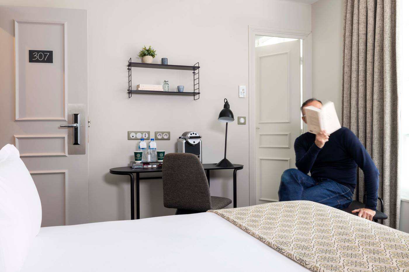 Helios-Opera-Room-27