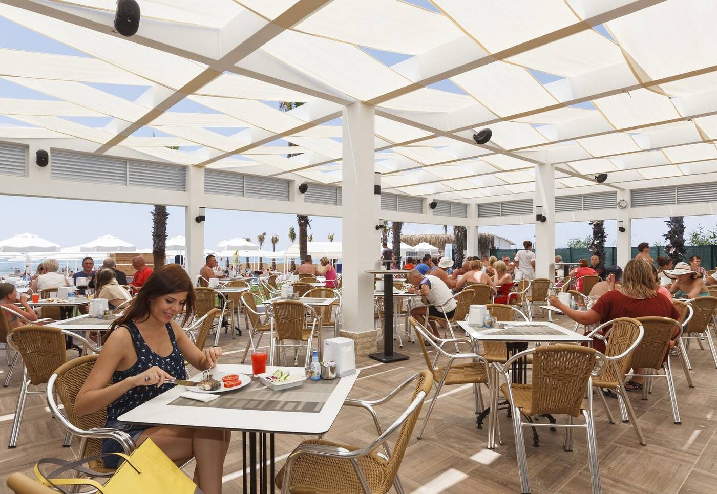 Luna-Blanca-Resort-Bar-87