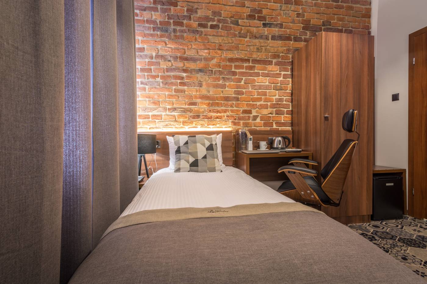 Hotel-Lavender-Room-31