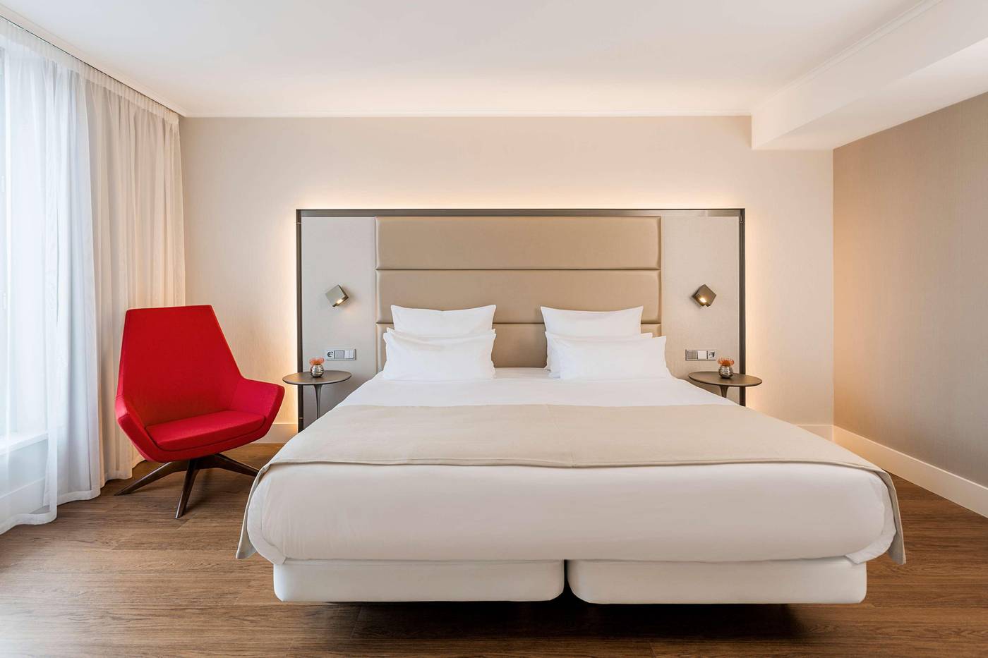 NH-Collection-Berlin-Mitte-am-Checkpoint-Charlie-Room-25