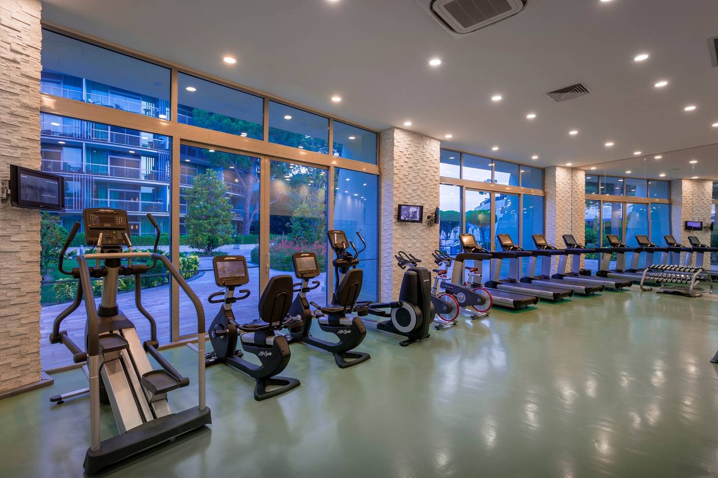 Calista-Luxury-Resort-Sports-and-Entertainment-88