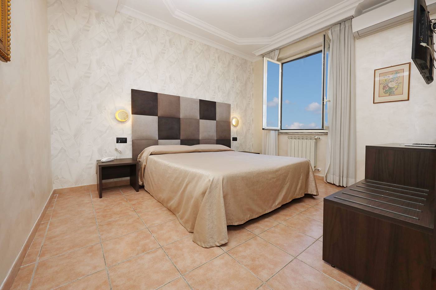 Rimini-Hotel-Room-16