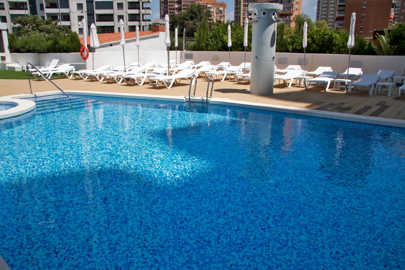 Riviera-Beachotel-Pool-2