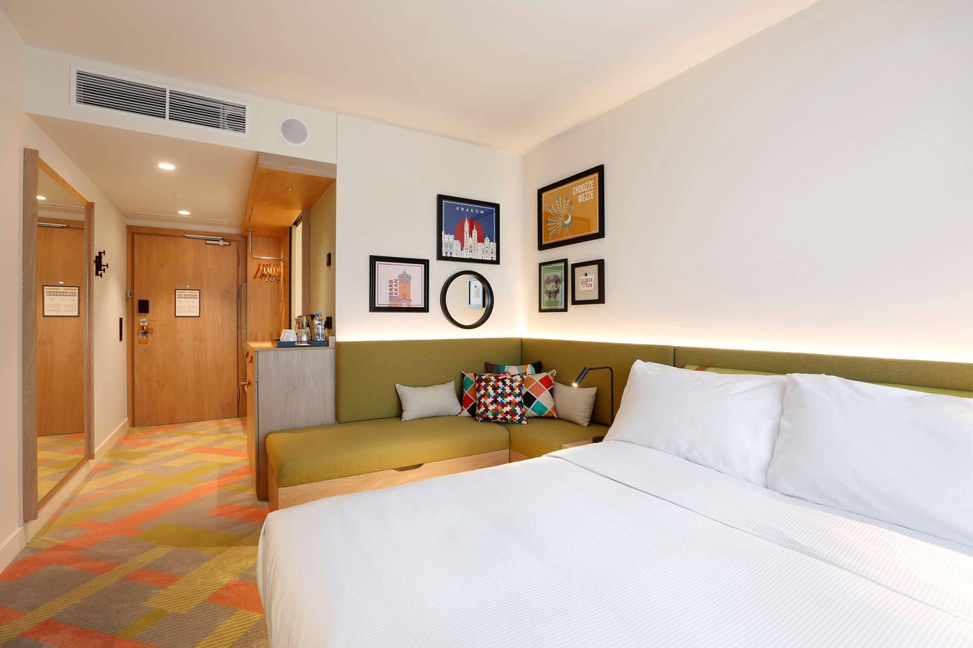 Hampton-By-Hilton-Krakow-Airport-Room-6