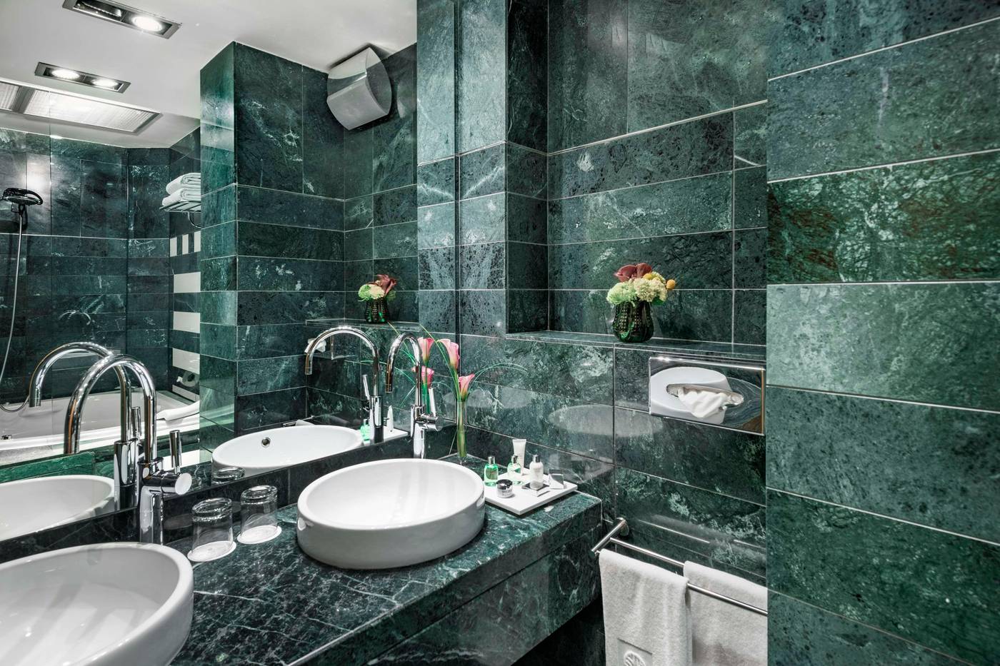 NH-Collection-Madrid-Paseo-del-Prado-Room-41