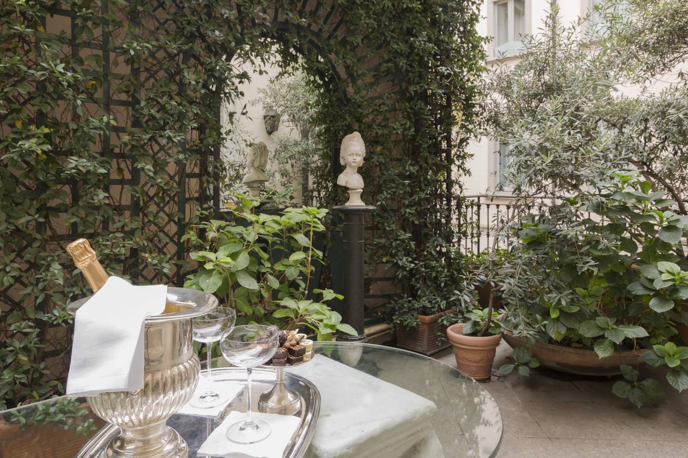 Grand-Hotel-et-de-Milan---The-Leading-Hotels-Room-5