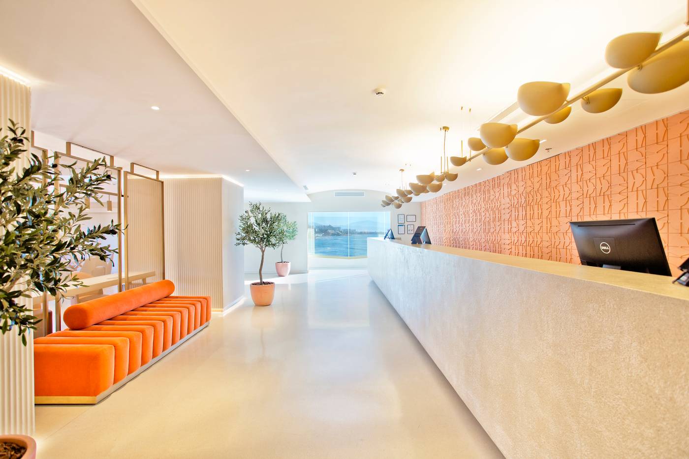 Sunset-Beach-Club-Lobby-44