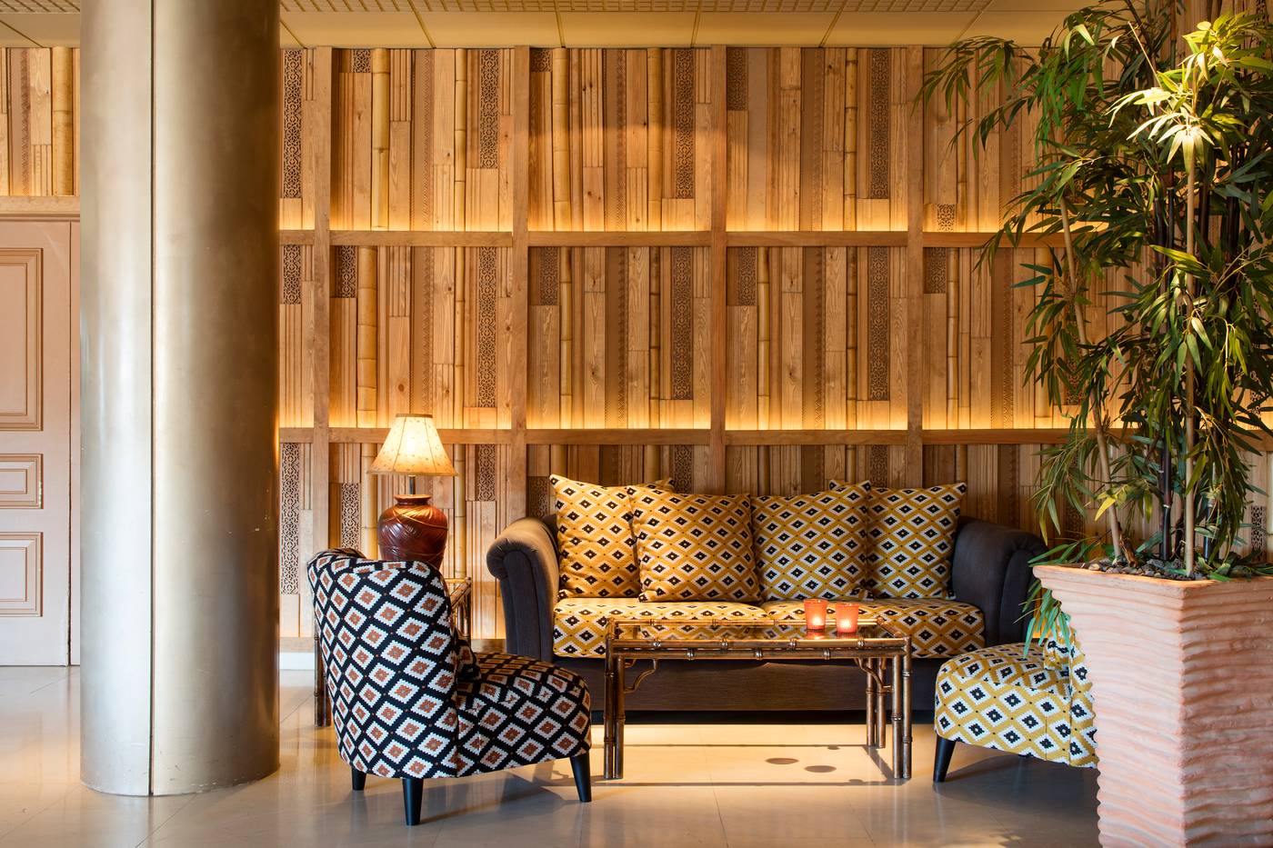 Luna-Club-Lobby-38