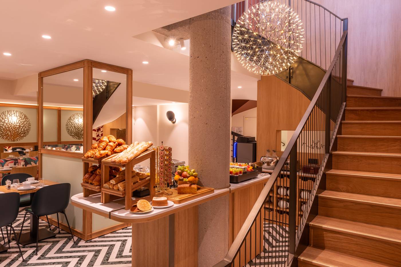 Hotel-Yllen-Eiffel-Restaurant-14