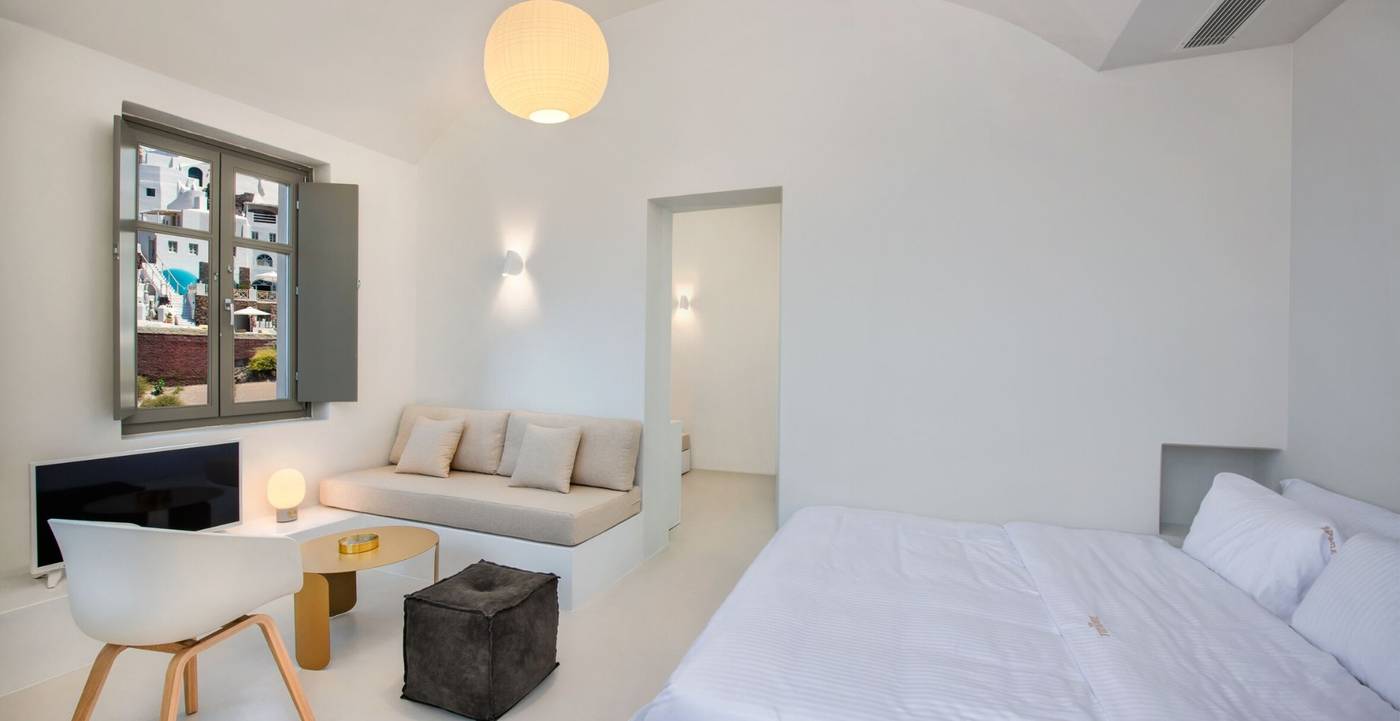 Old-Castle-Oia-Room-11