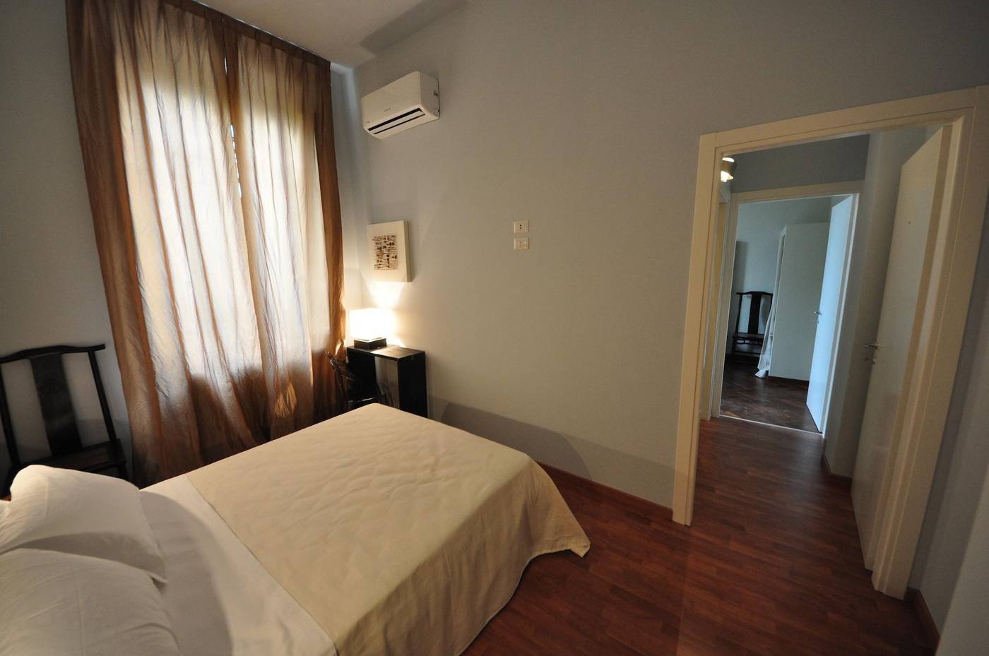 Lucca-In-Villa-Lucrezia-Room-17