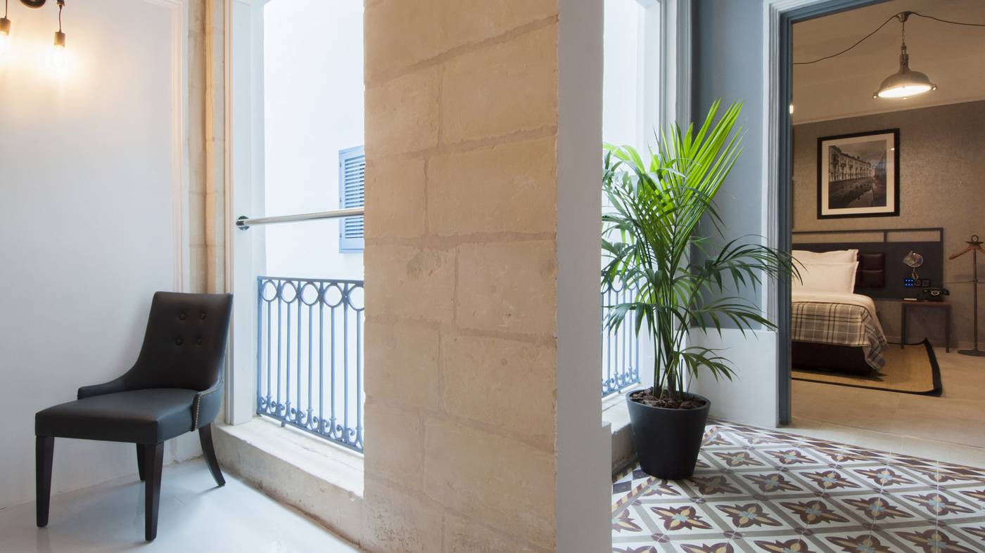 2 AX The Saint John - Common Area (1).jpg