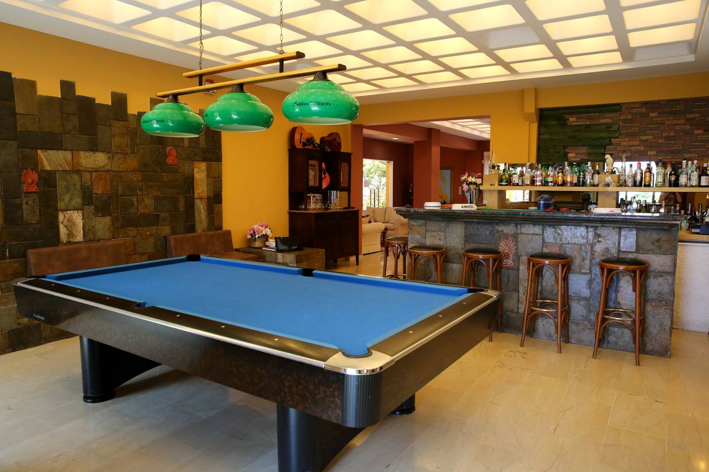 Hotel-Sunrise-Inn-Lobby-81