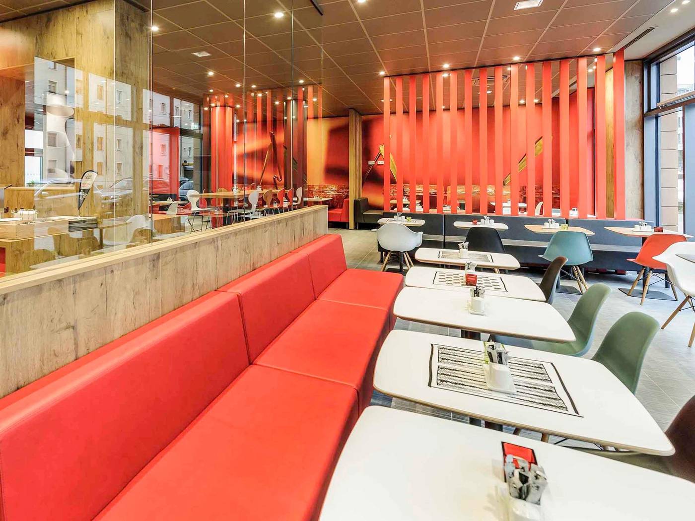 ibis-Muenchen-City-Arnulfpark-Bar-16