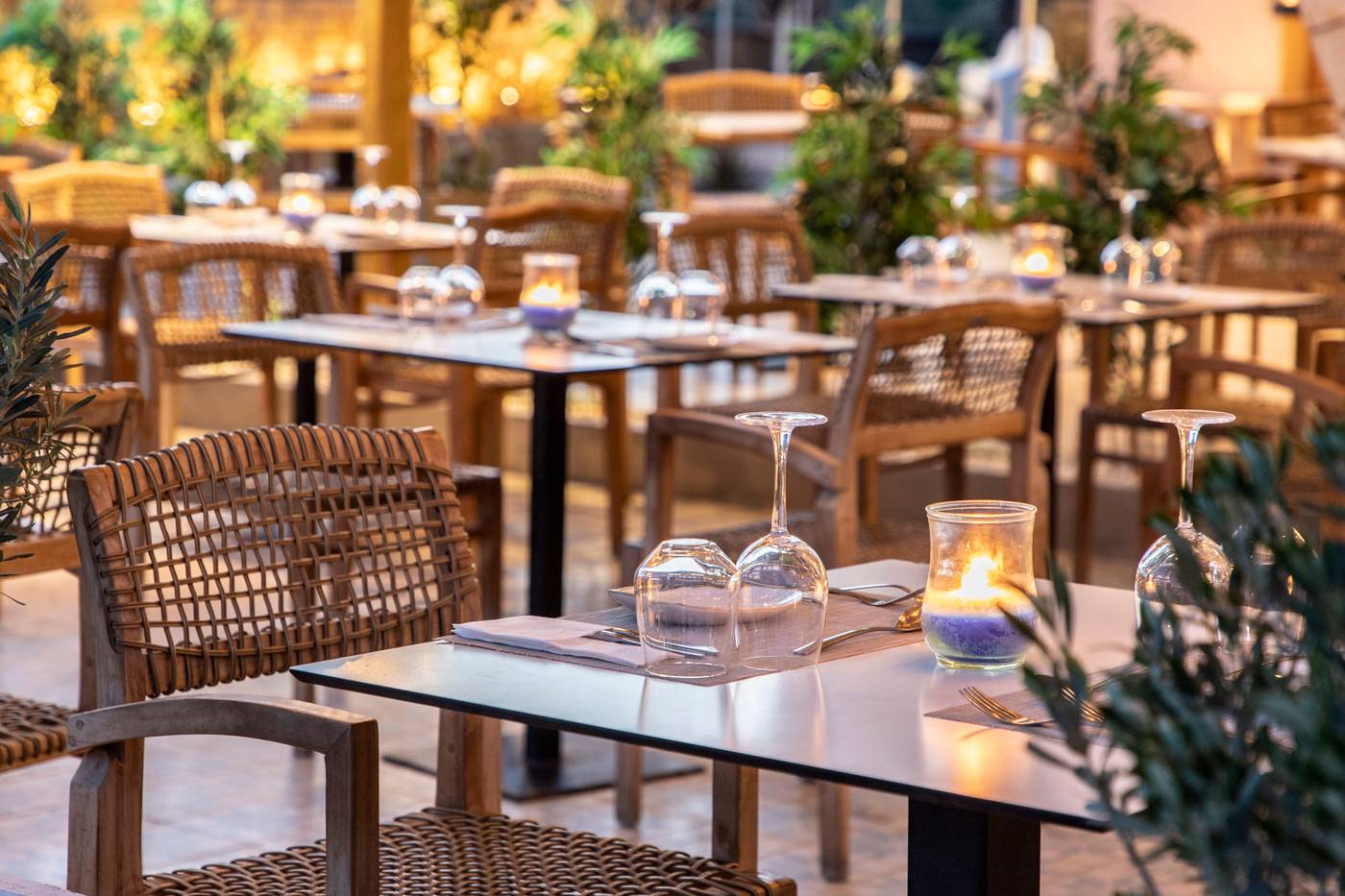 Eden-Roc-Resort-Hotel-Restaurant-18