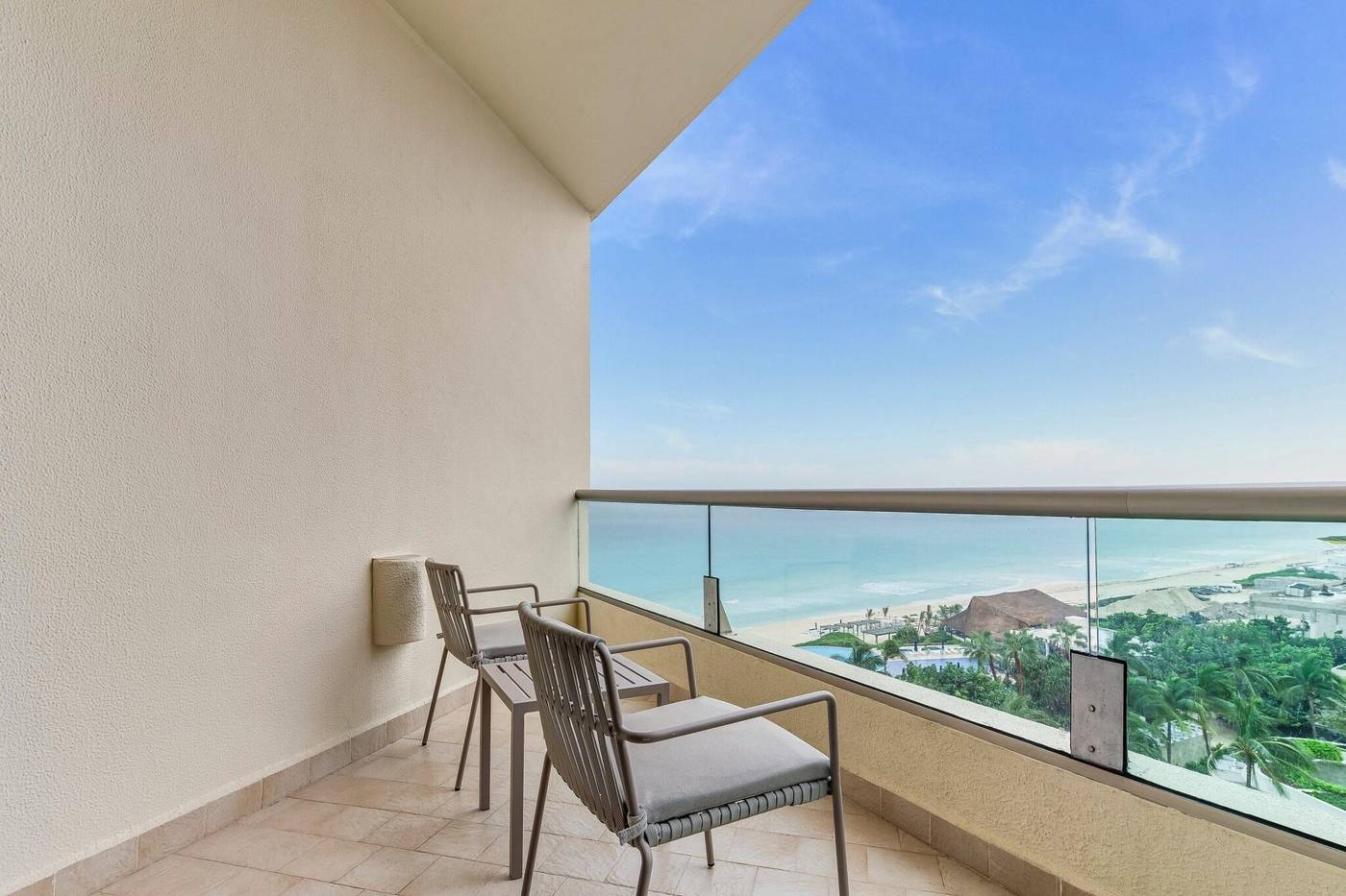 Live-Aqua-Beach-Resort-Canc----n-Pool-89