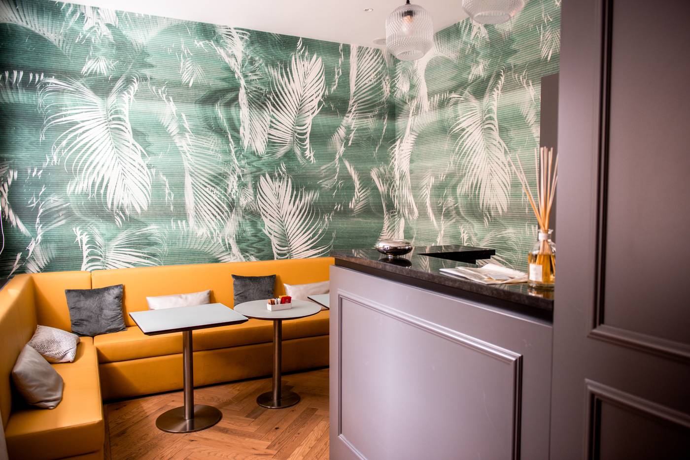 Boutique-Centrale-Palace-Bar-13