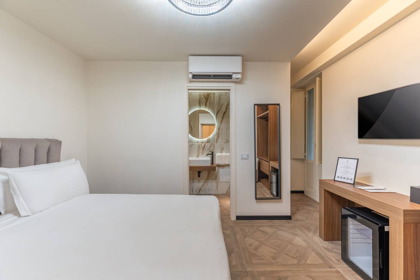 59-Steps-Trevi-Room-8