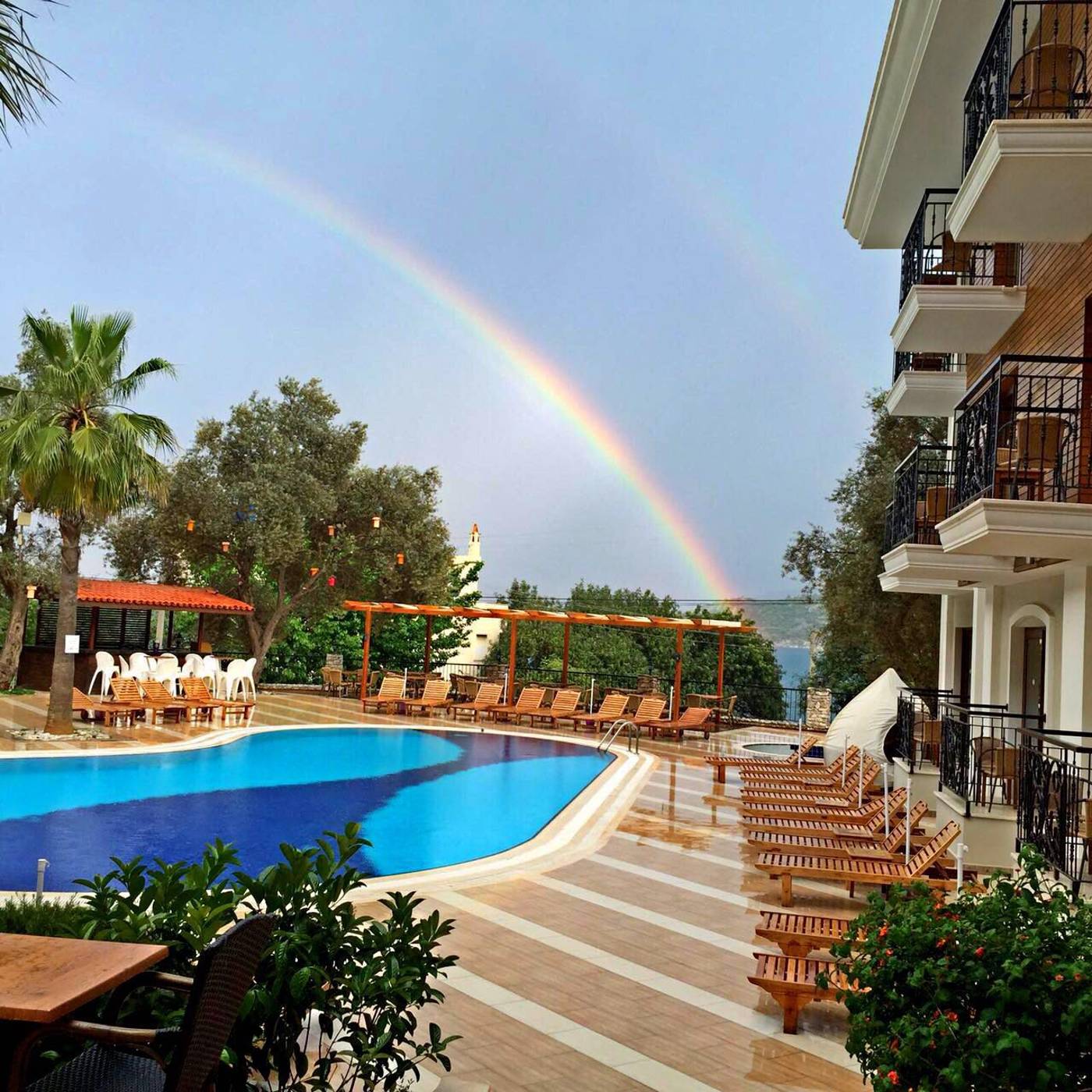 Meril-Hotel-General-view-18