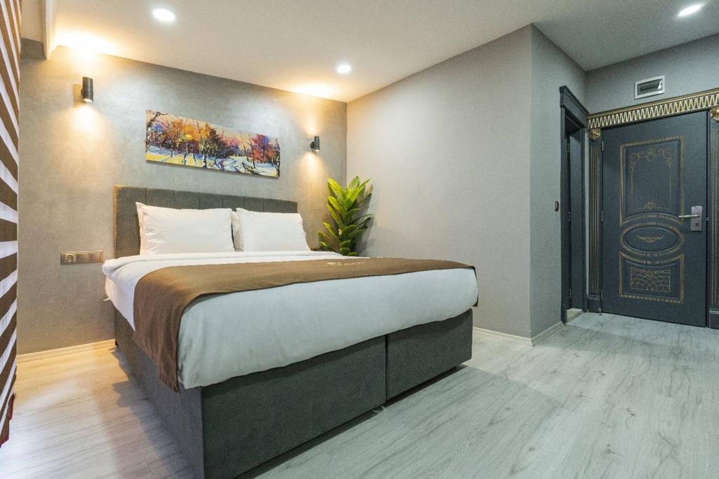 Monezza-Hotel-Room-45