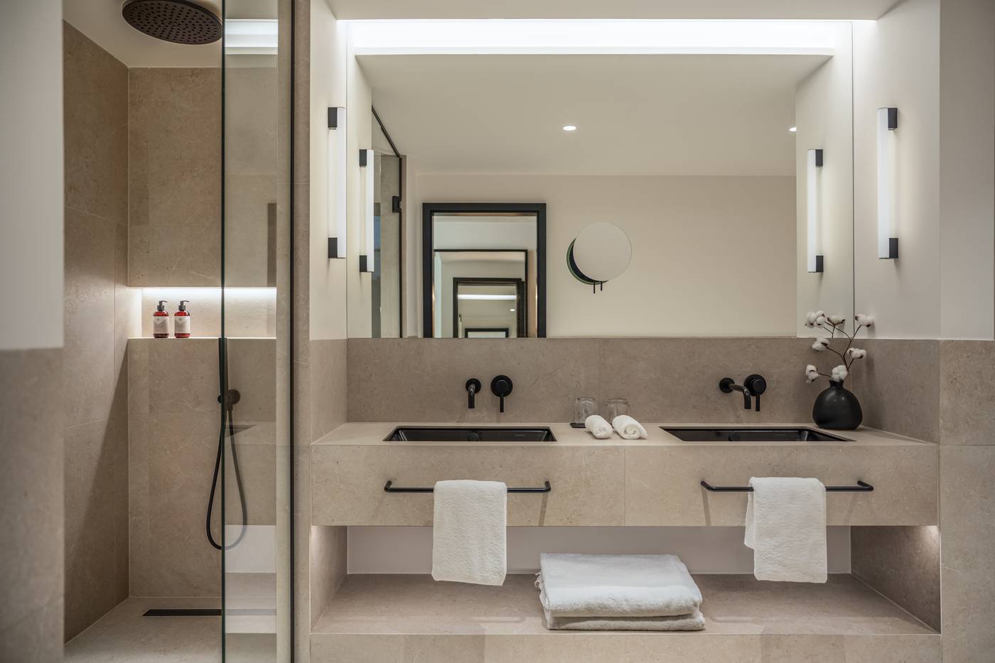 Almanac-X-Alcron-Prague-Room-43